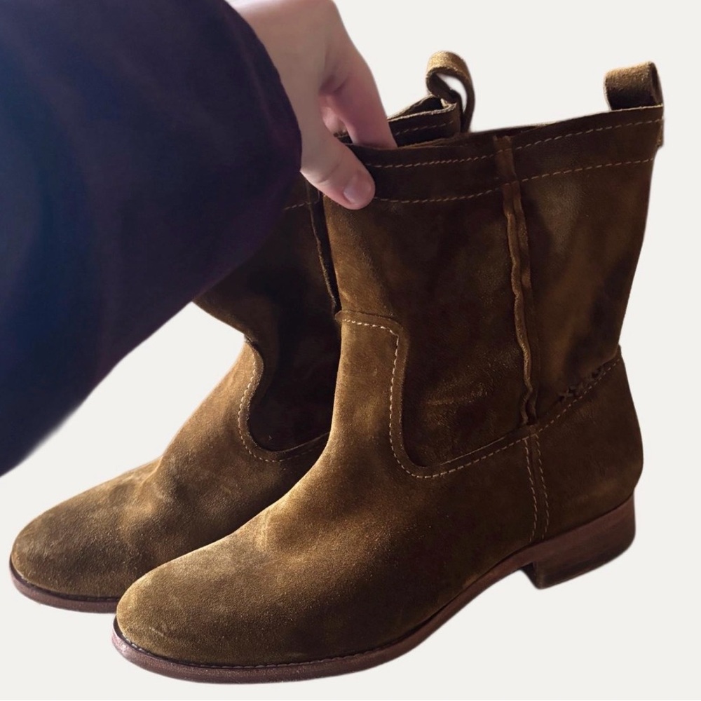 Frye Cara Wheat Suede short ankle boots